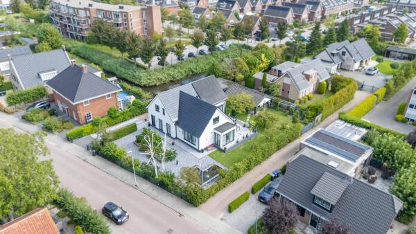 photo 54 Frederik Hendrikstraat 15
